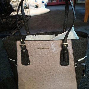 Brand New! Michael Kors Purse!